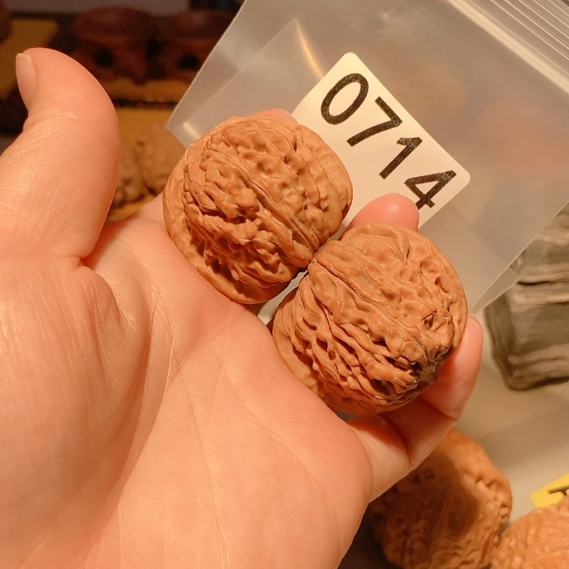 【闪购商品】桃核吊坠40菊花底四座楼