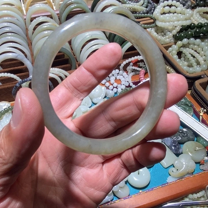 和田玉（糖玉）手镯未镶嵌