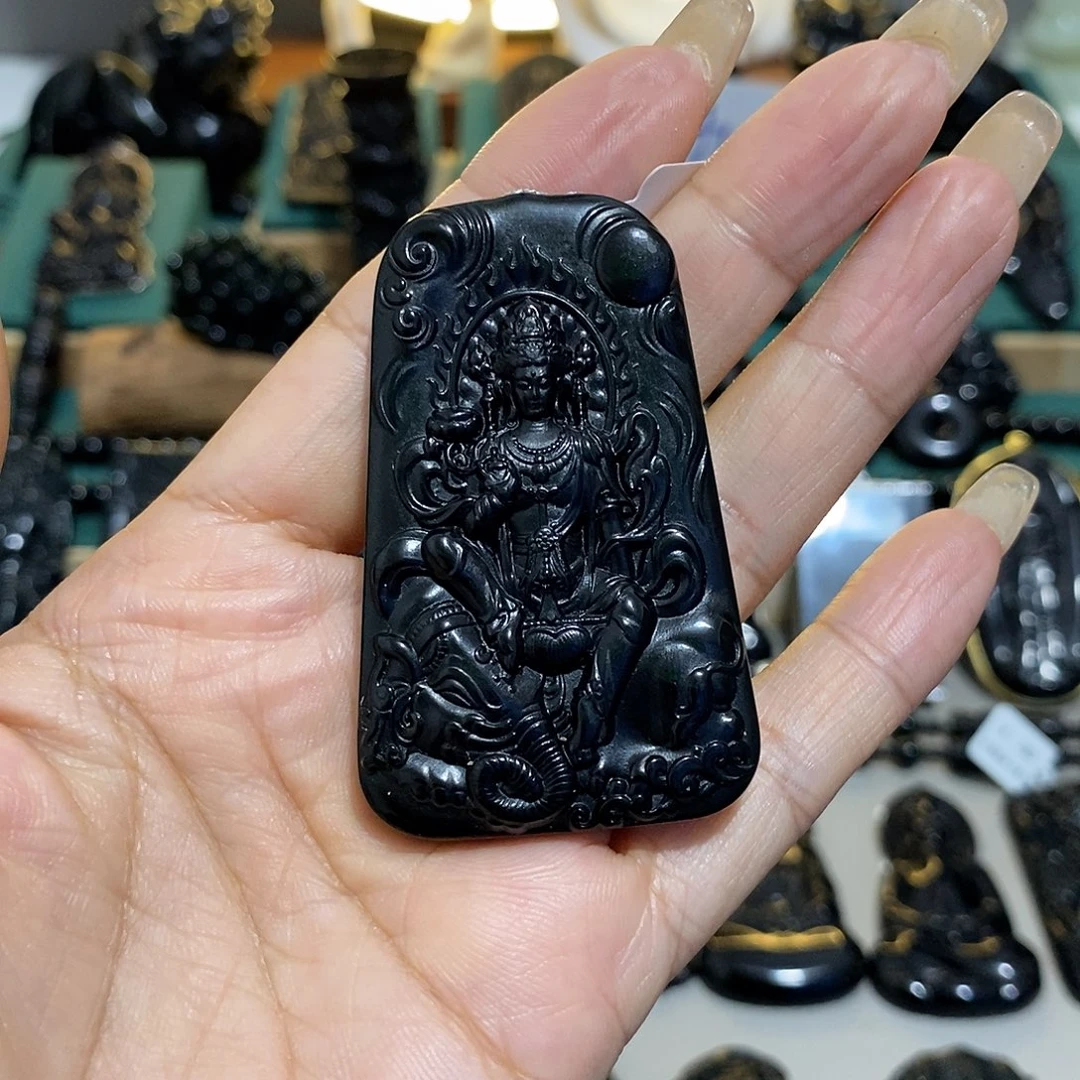 娜***辣蛇纹石玉未镶嵌颈饰