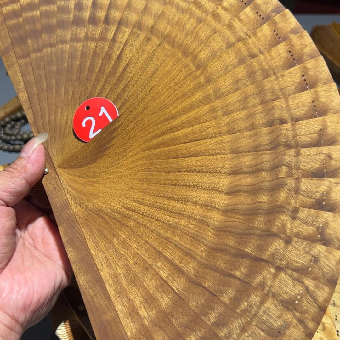 金丝楠易****l金丝楠木金丝楠木