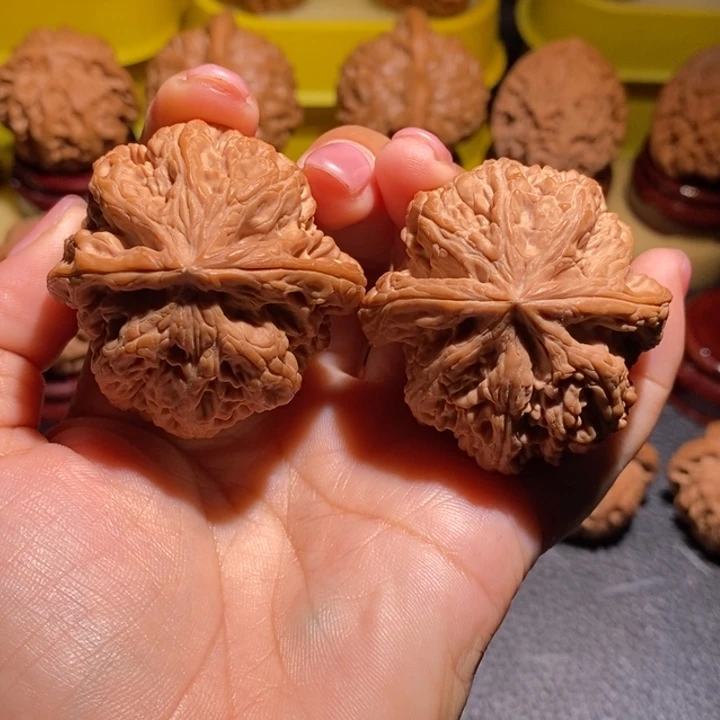 谁***啦吊坠文玩核桃45全品大粗筋