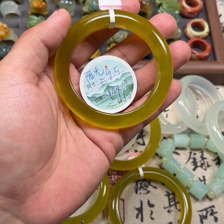 蛇纹石玉戒指未镶嵌阳****姐