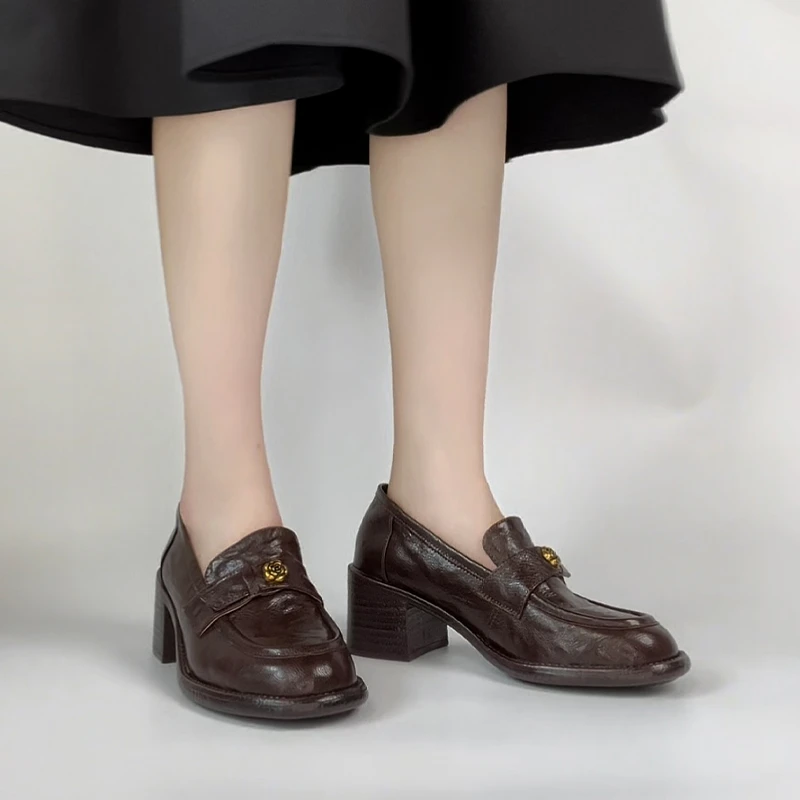 6CM复古山茶花乐福鞋粗跟百搭真皮一脚蹬小皮鞋深口单鞋大码40-42