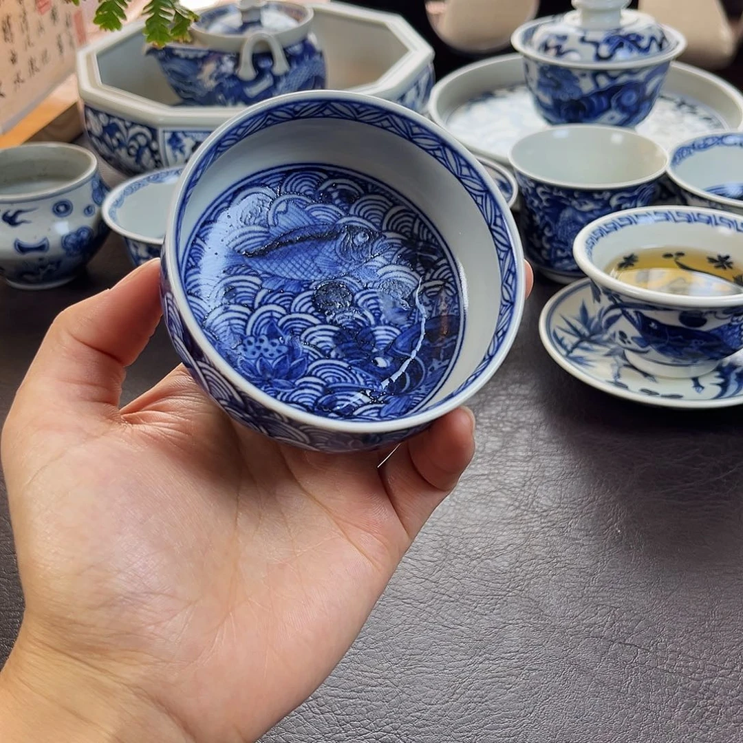 朝岚夕霞窑全手绘青花鱼藻主人杯原矿釉烧制
