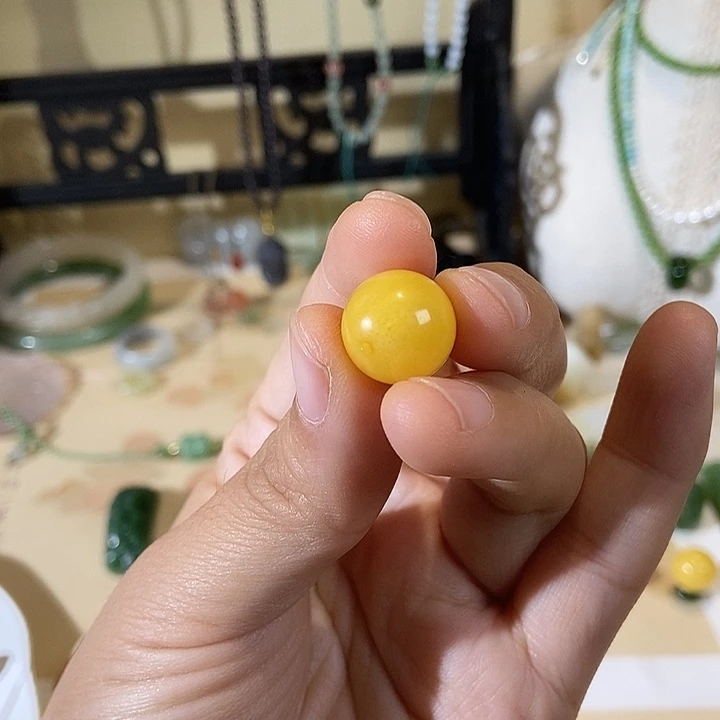 哈***哈和田玉（糖玉）未镶嵌颈饰这个