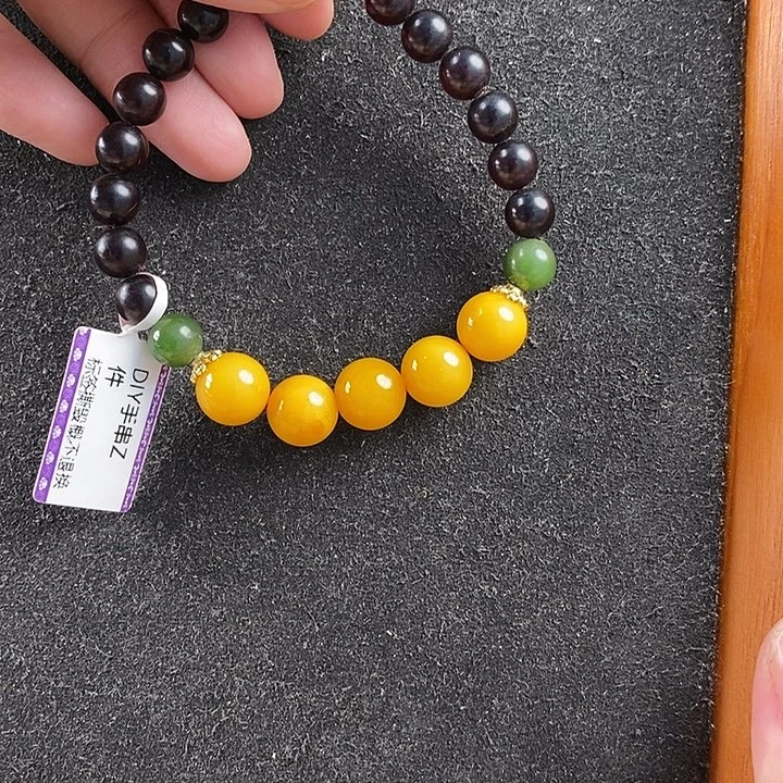 蜜蜡未镶嵌珠宝奇石
