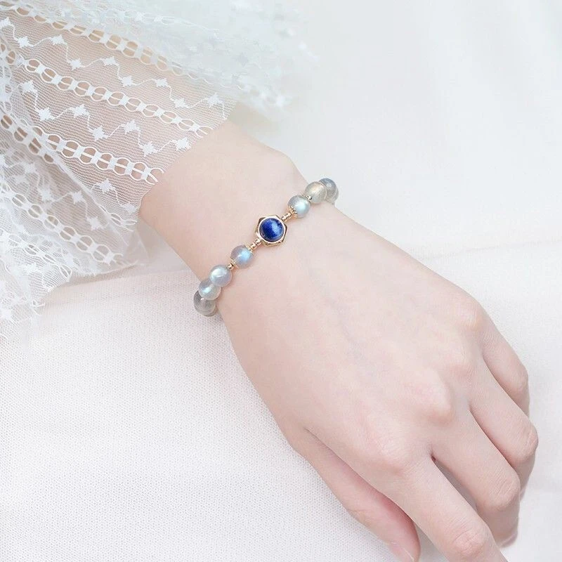 新款网红同款灰月光石蓝晶石手链女冷淡风水晶手串闺蜜生日礼物