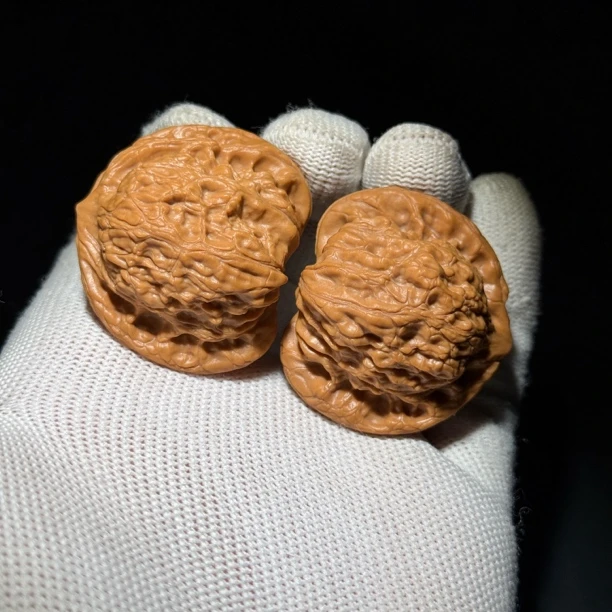 683全品龟背款浅纹崔凯公子帽文玩核桃实物尺寸:边39肚34高35