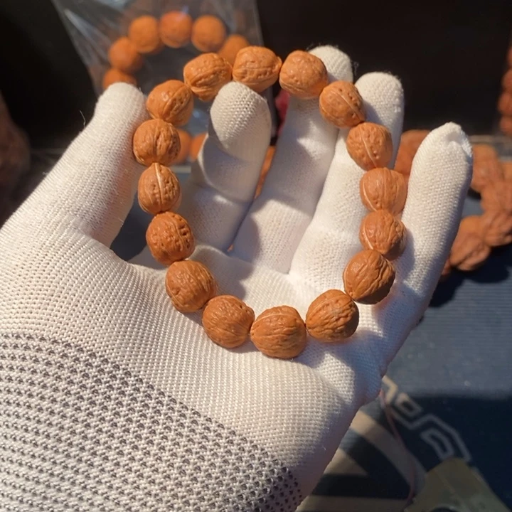文玩核桃手串……36