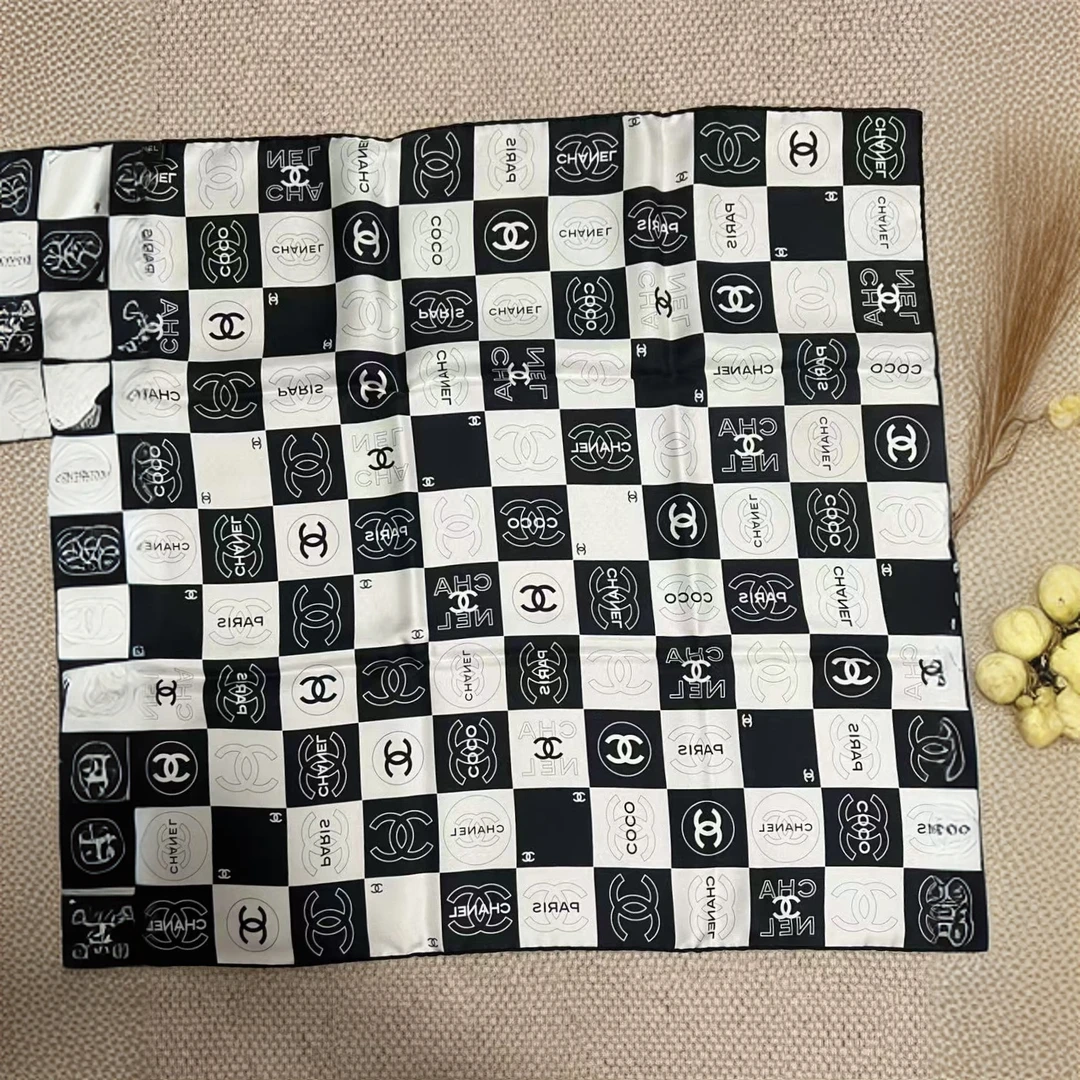 未使用 Chanel/香奈儿 汤/TP032600/65X65 小方巾 黑白 黑白