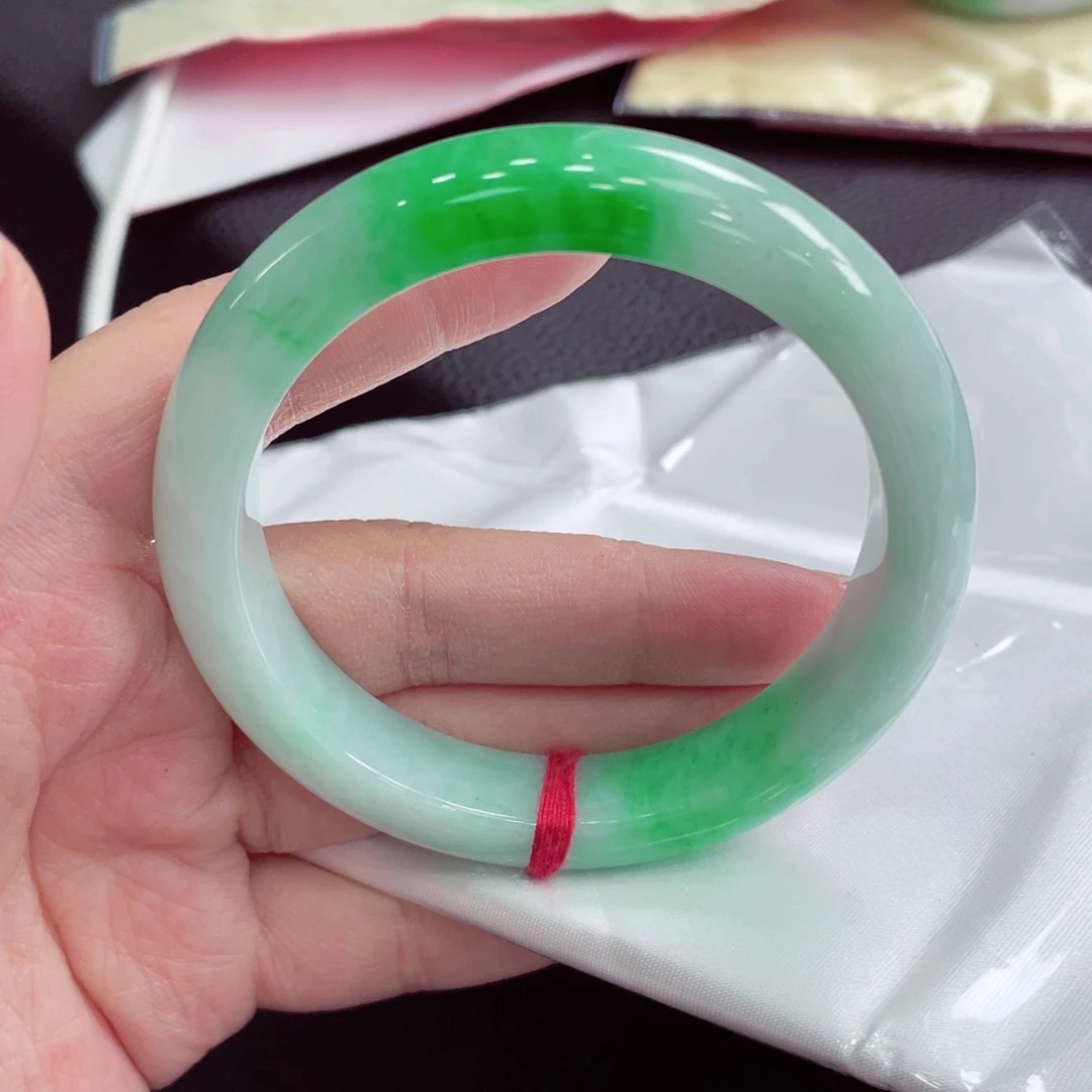 翡翠未镶嵌手镯翡翠