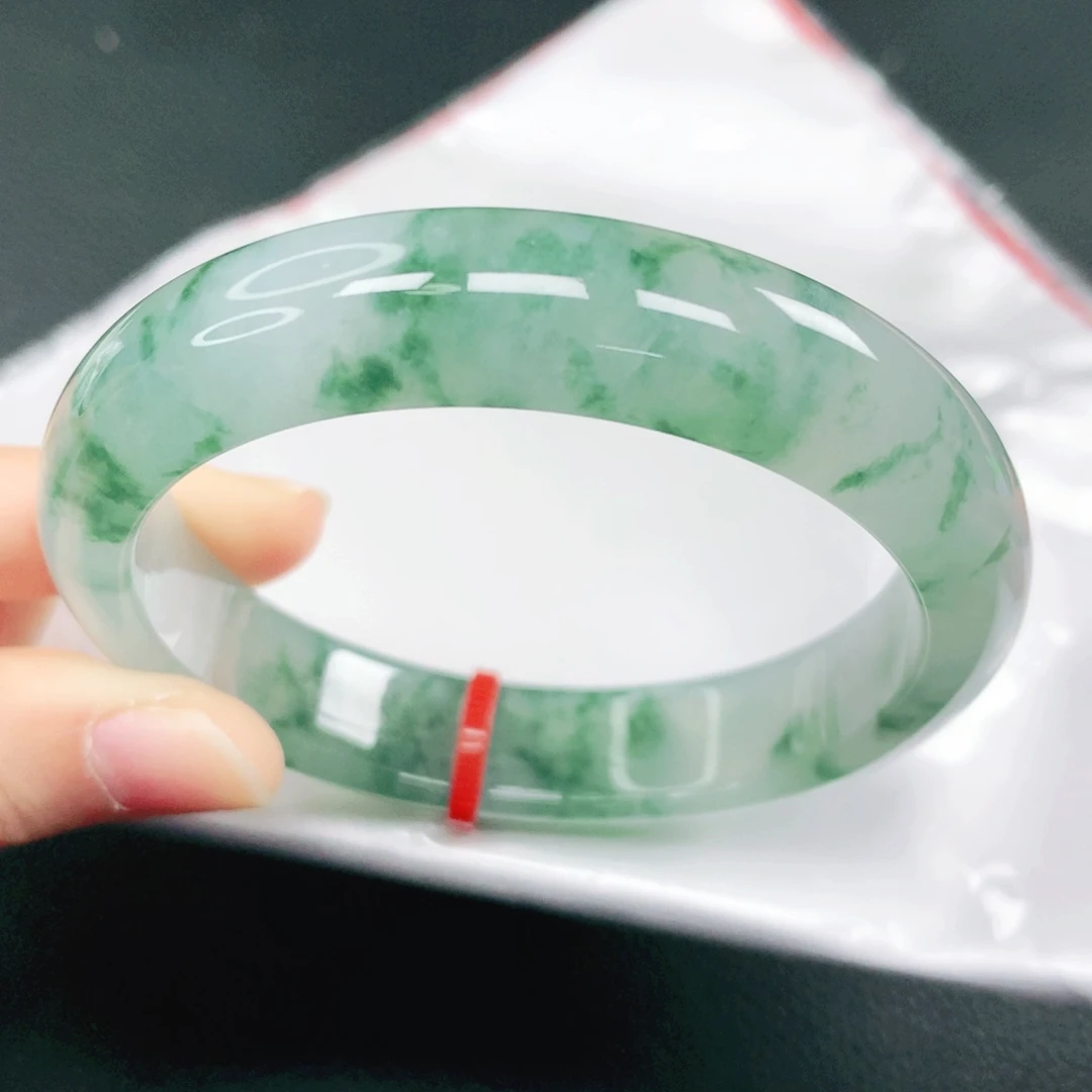 翡翠未镶嵌手镯57圈