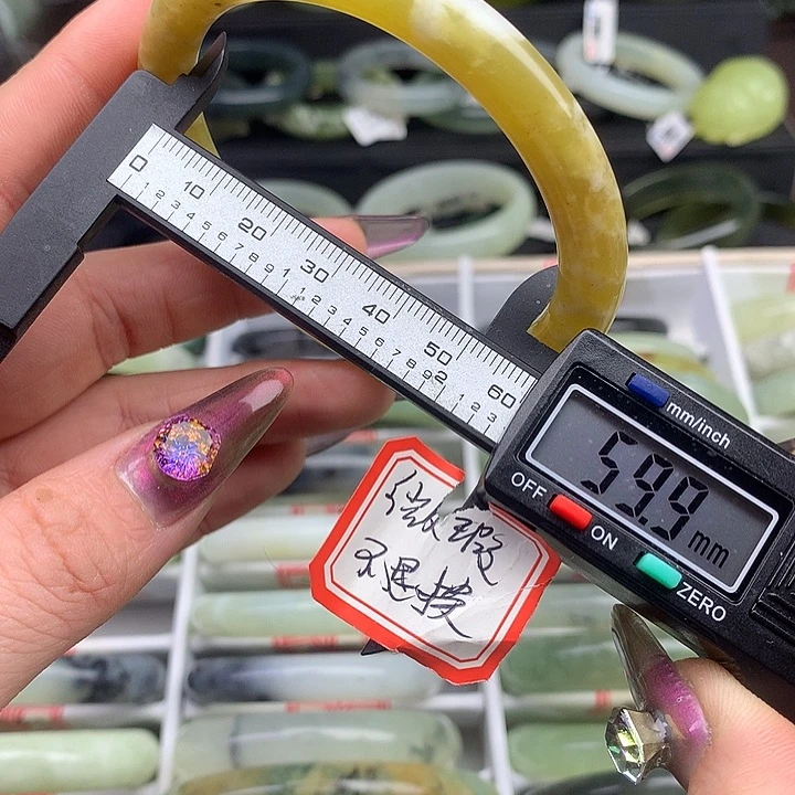 蛇纹石玉手镯未镶嵌845