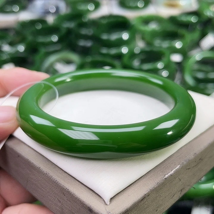 未镶嵌手镯和田玉（碧玉）