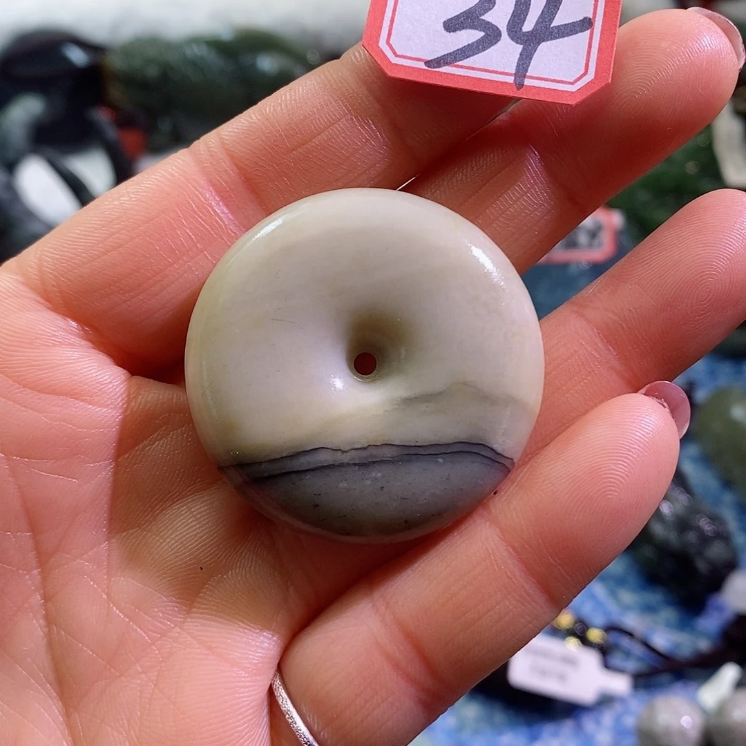 和田玉（糖玉）颈饰未镶嵌