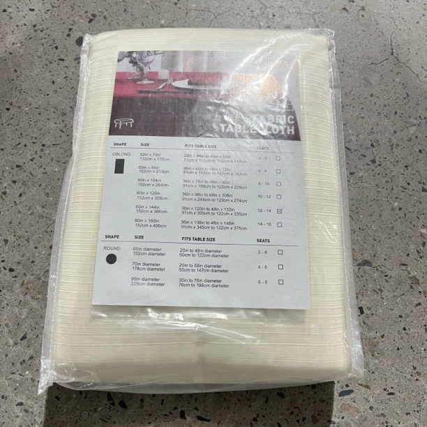 《小银》约152*366杏色长桌布 发一张