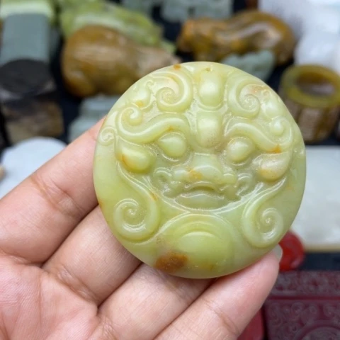 蛇纹石玉未镶嵌颈饰24