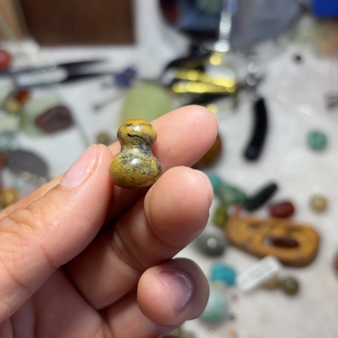 岫岩河磨玉（透闪石质玉）颈饰未镶嵌沙****水