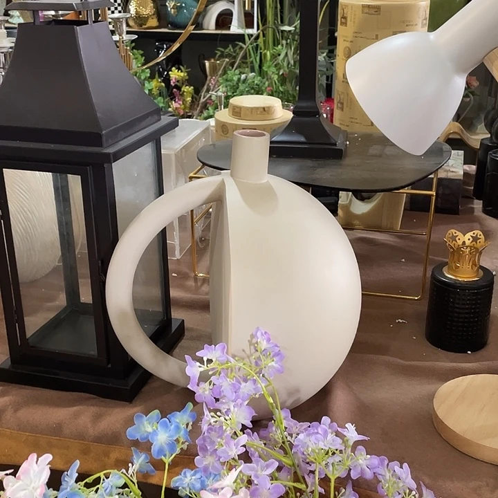 陶瓷花瓶，部分微瑕