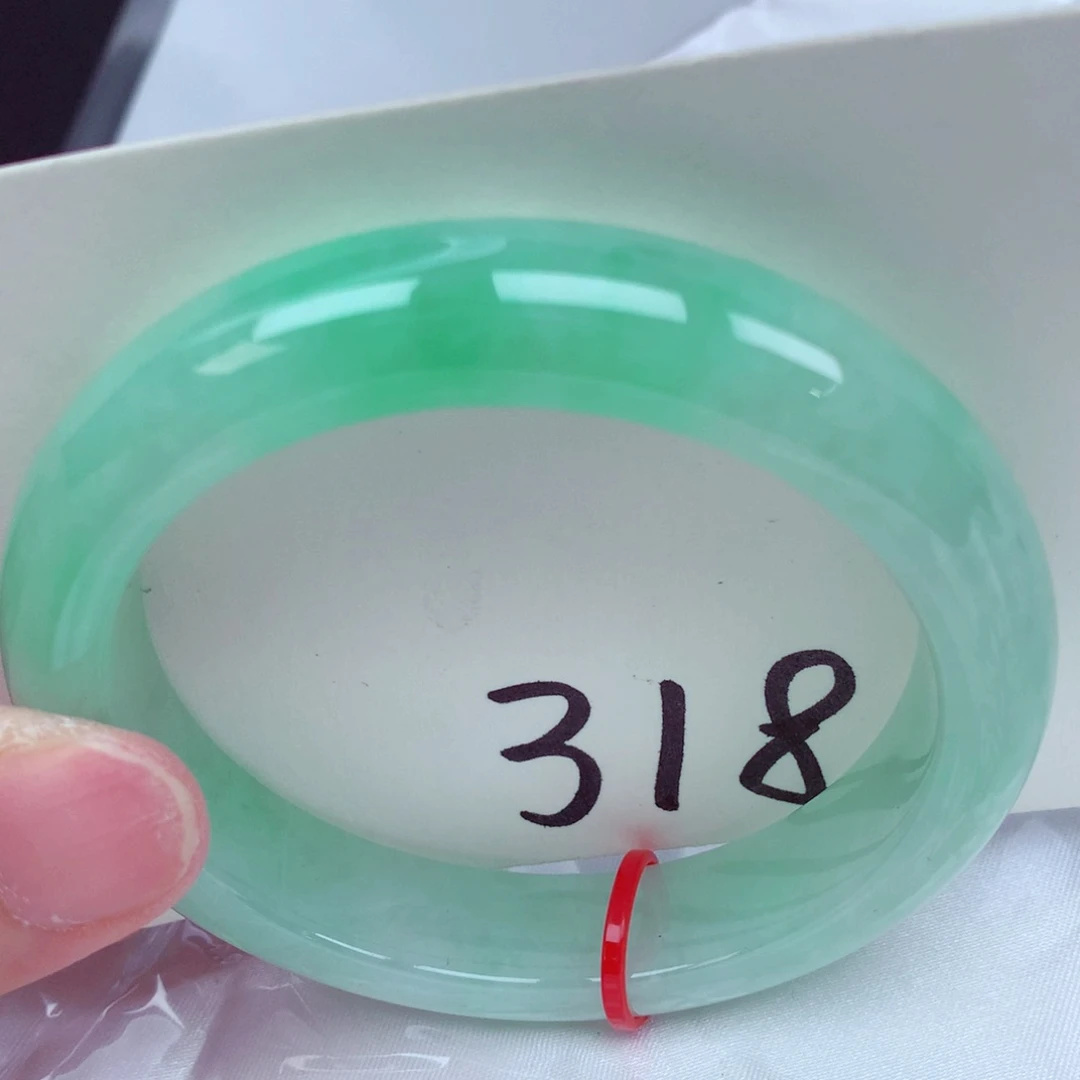 翡翠手镯未镶嵌翡翠