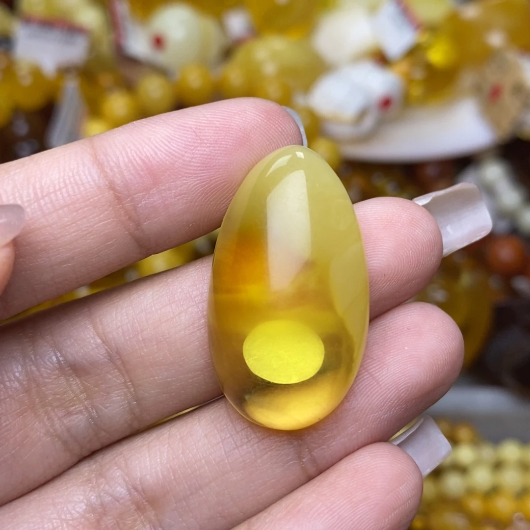 未镶嵌琥珀珠宝奇石