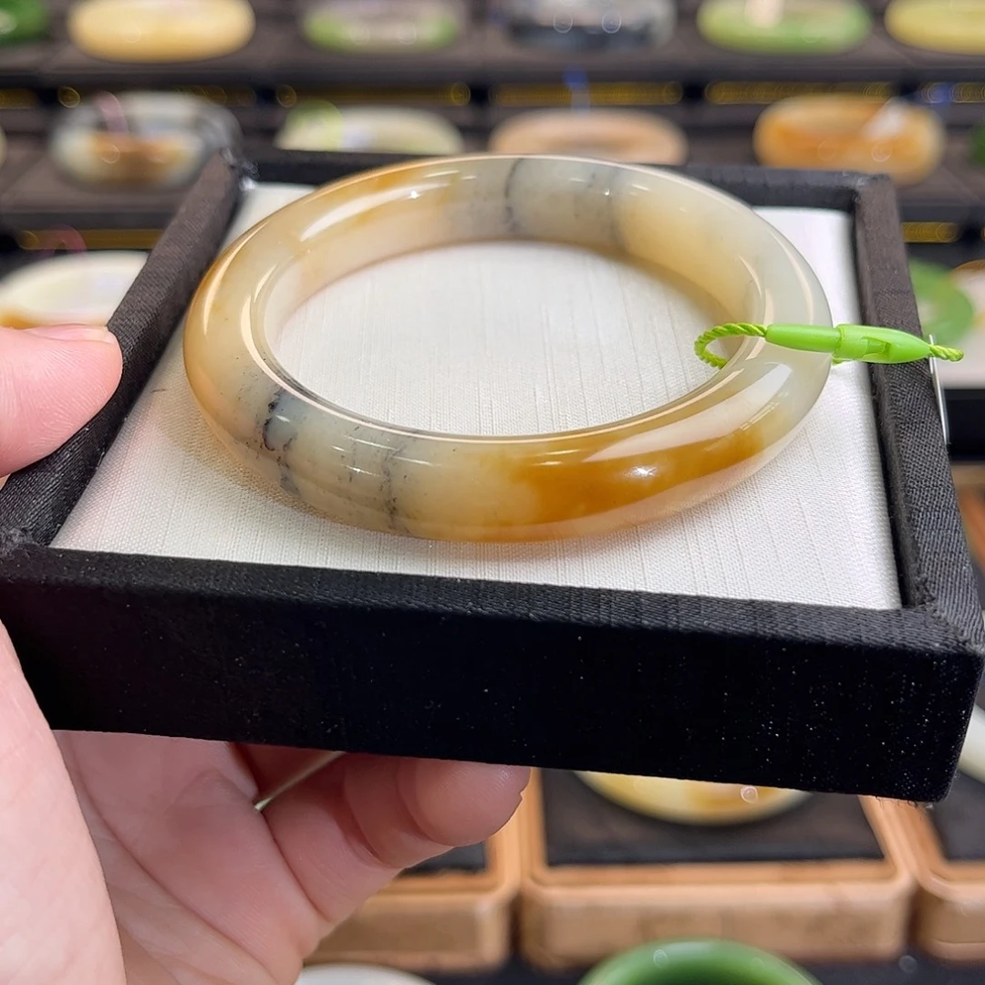 和田玉未镶嵌手镯糖青花