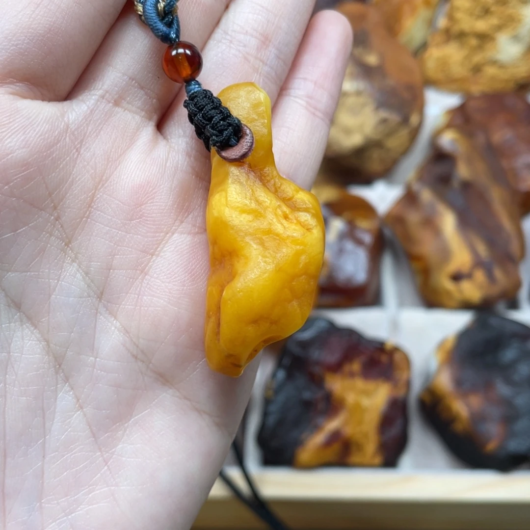 琥珀珠宝奇石未镶嵌