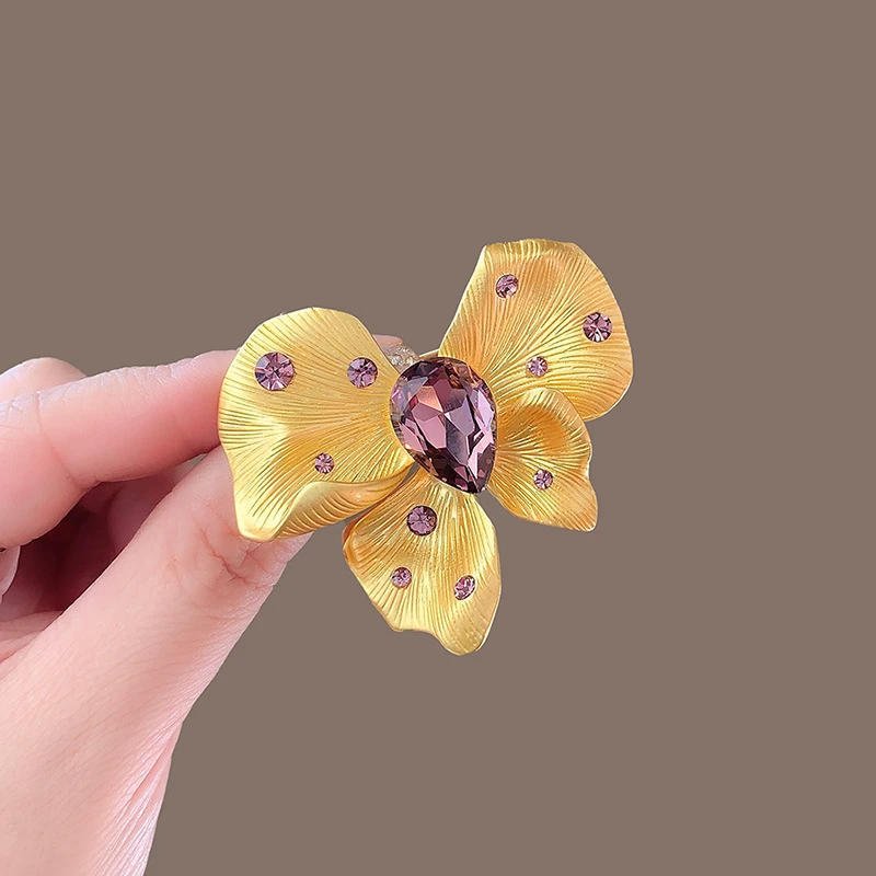 立体蝴蝶结胸针新款2025高端大气手工精致饰品百搭高档设计感胸花