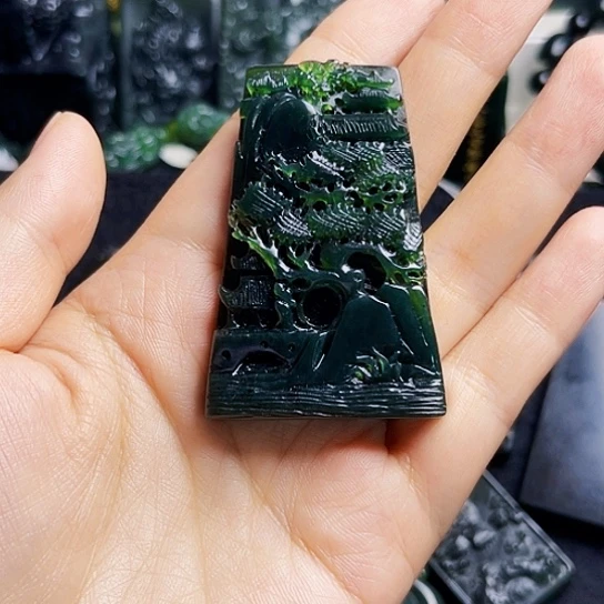 立***颖蛇纹石玉未镶嵌颈饰