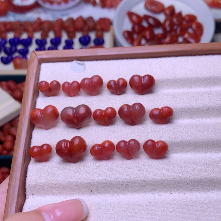 小***。南红玛瑙未镶嵌珠宝半成品43