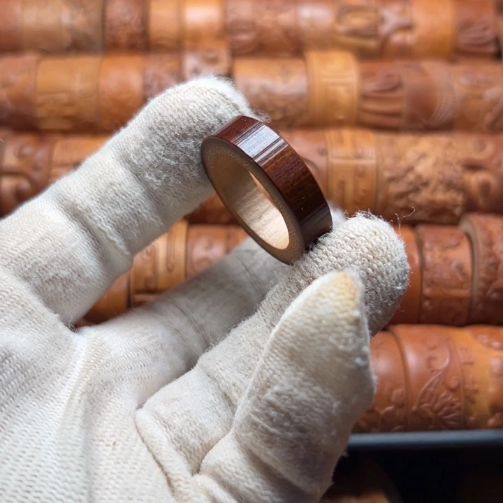 实心竹雕刻手把件