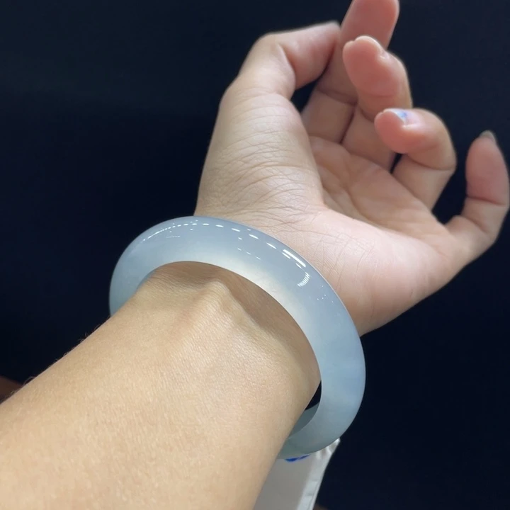 翡翠未镶嵌手镯22号 54+正圈 种老肉细起荧光