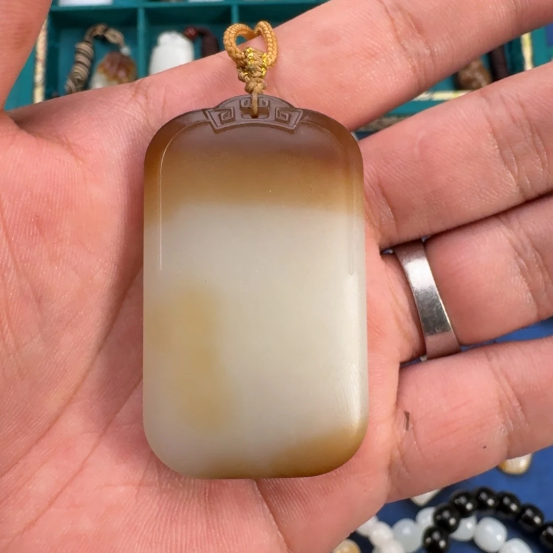 和田玉（糖玉）未镶嵌颈饰