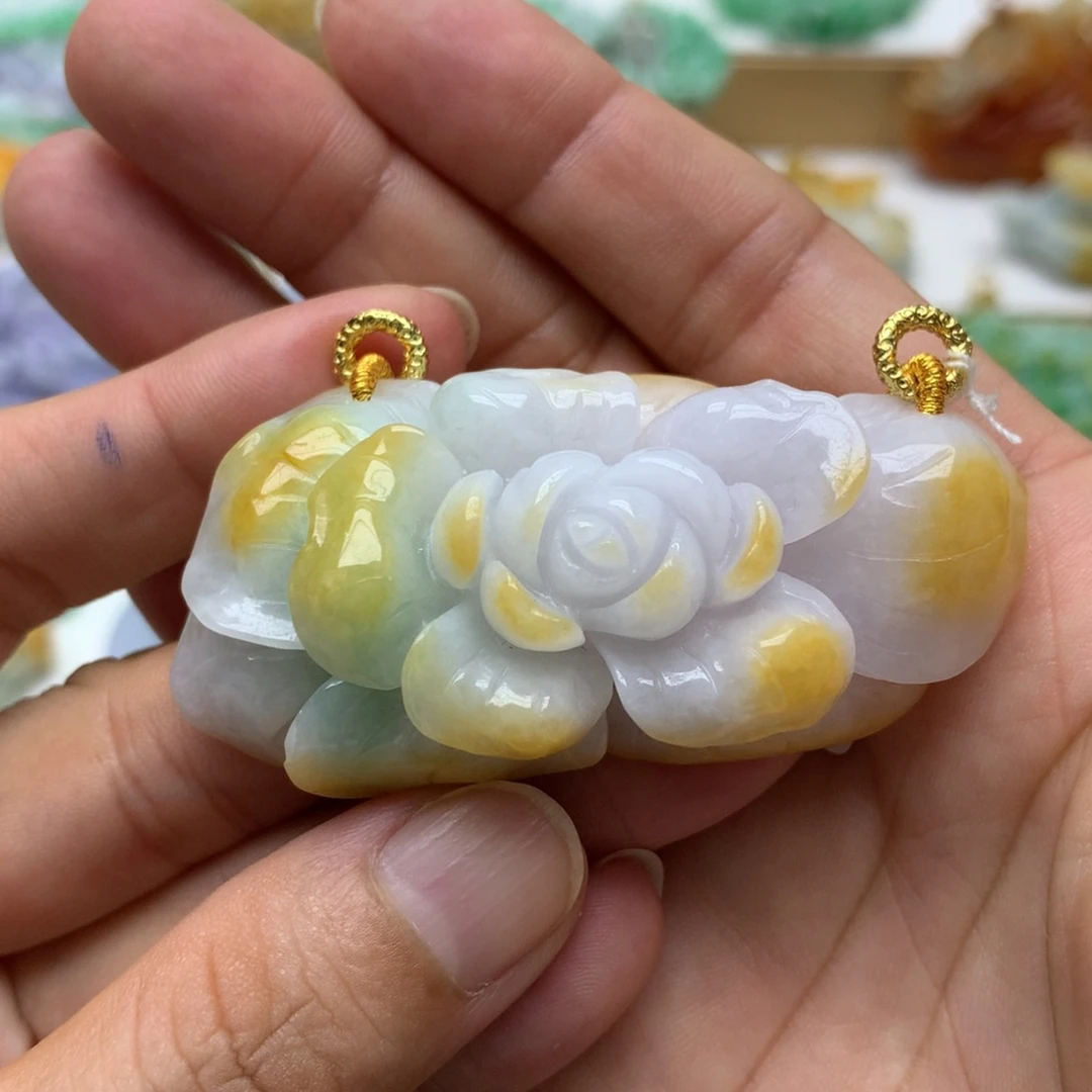 翡翠未镶嵌颈饰翡翠