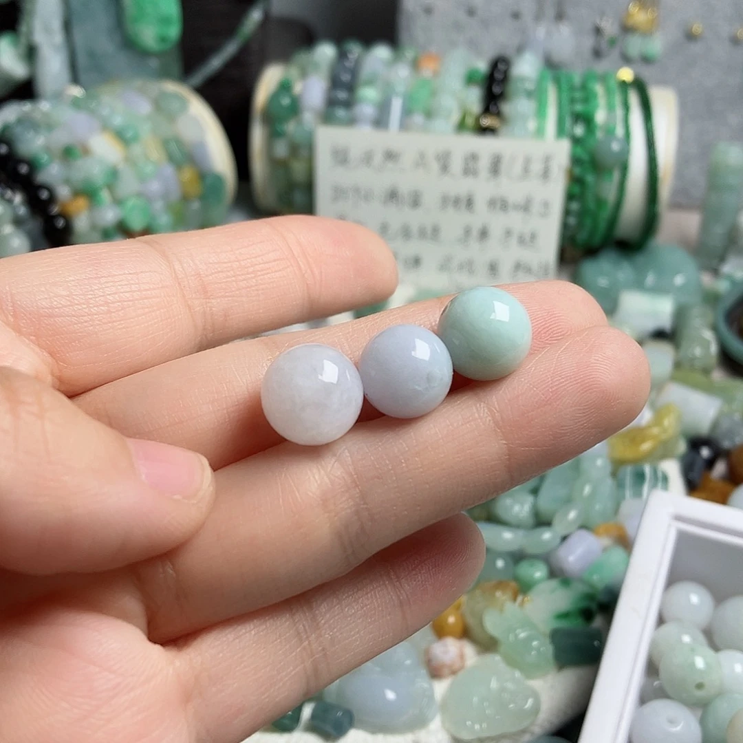 翡翠颈饰未镶嵌3颗