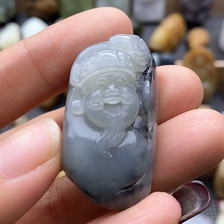 颈饰未镶嵌和田玉（糖玉）