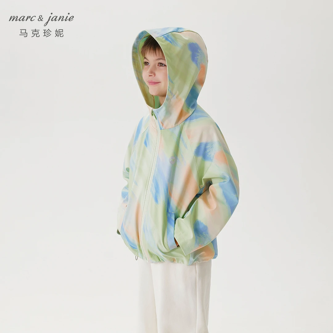 马克珍妮女童三防连帽外套软壳户外休闲儿童冲锋外套秋装550672