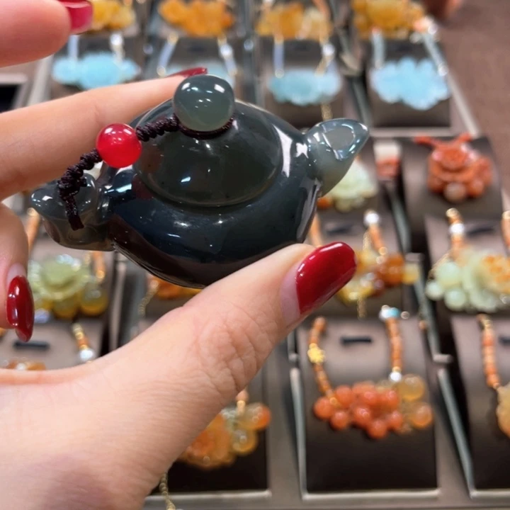 蛇纹石玉未镶嵌吊坠(赠链)