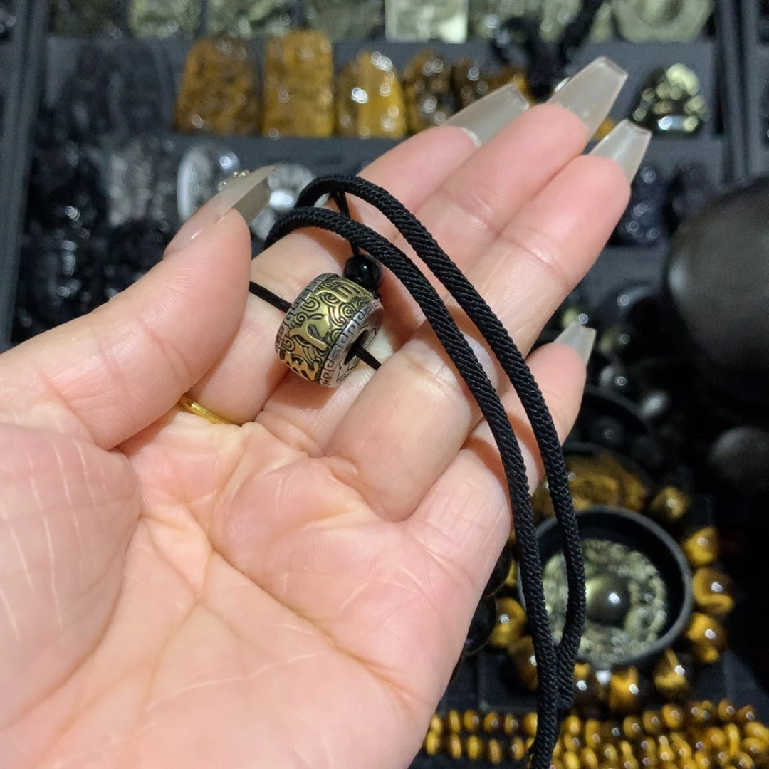 颈饰未镶嵌木变石（虎睛石）一**变