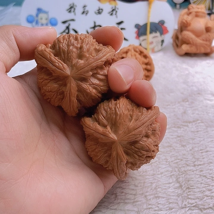 吊坠文玩核桃大*三棱