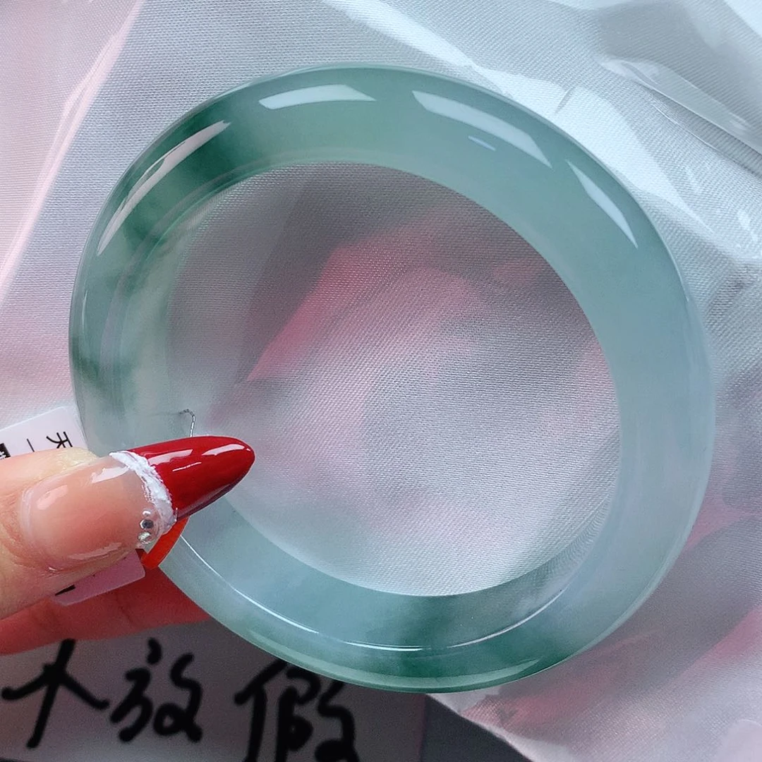 翡翠手镯未镶嵌59圈