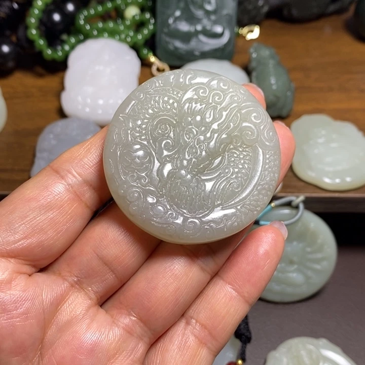 颈饰未镶嵌和田玉