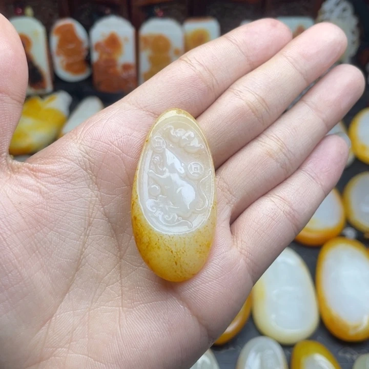 和田玉未镶嵌颈饰