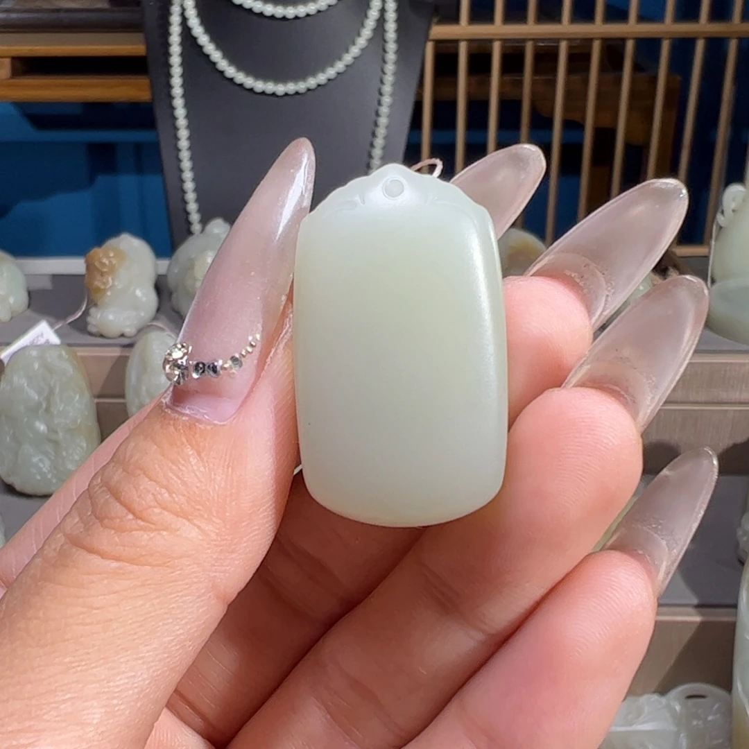 和田玉（糖玉）未镶嵌颈饰