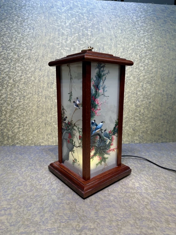 苏绣摆件四方宫灯花鸟高30左右宽16左右