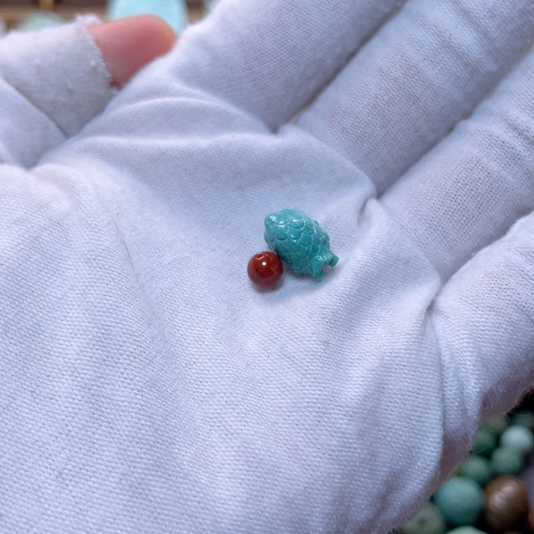 南红玛瑙配饰未镶嵌财****女