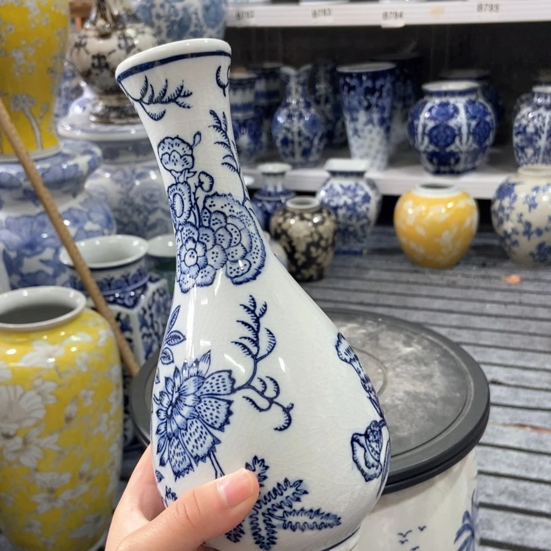 摆件花瓶手绘釉下彩