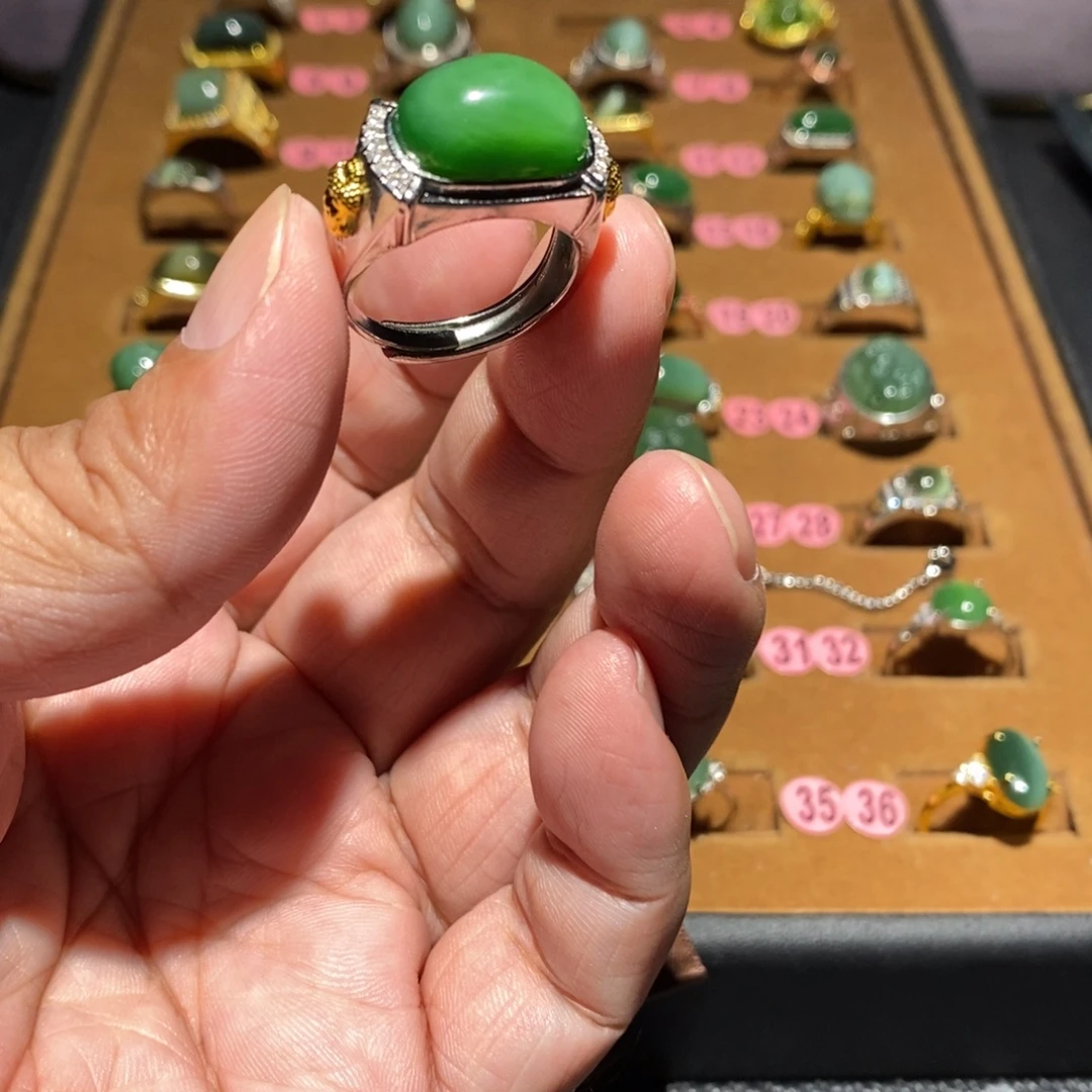 丽***姐和田玉（碧玉）未镶嵌戒指