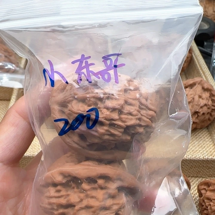 ****哥把件文玩核桃莲花40尖微微黄