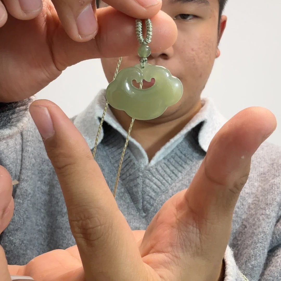 和田玉未镶嵌吊坠(赠链)